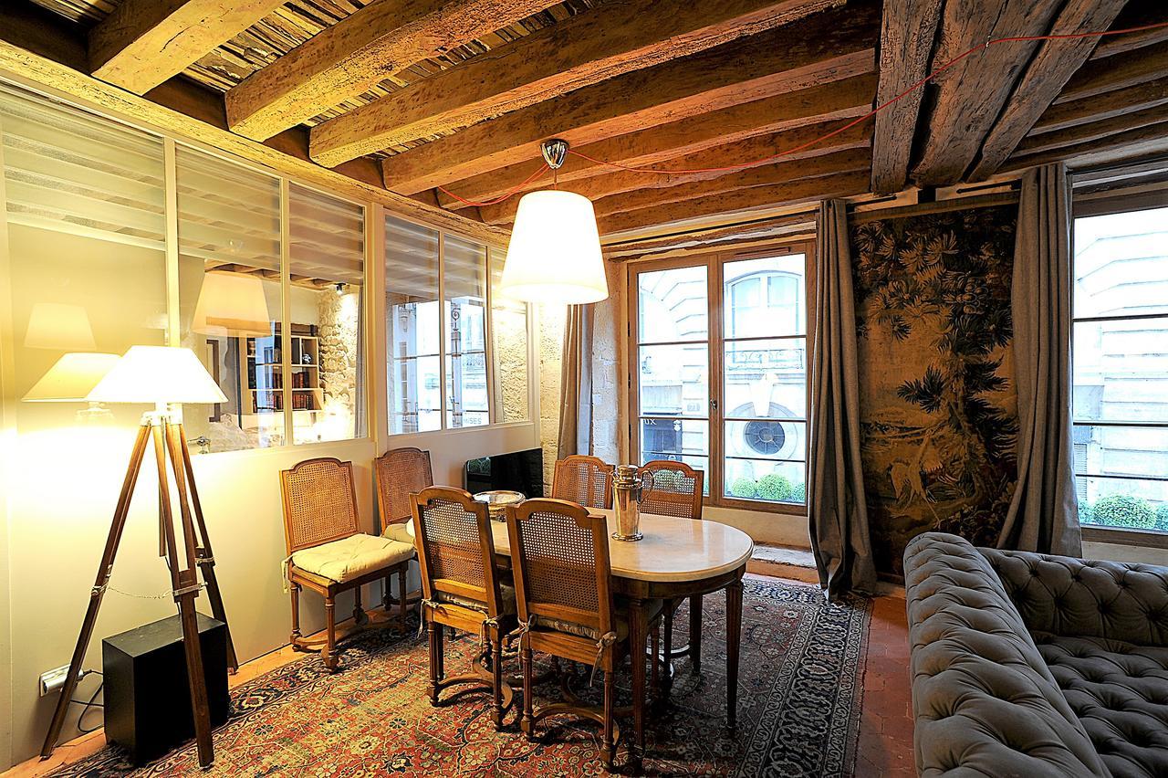 Beautiful Apartment In Historical Marais Paris Eksteriør bilde