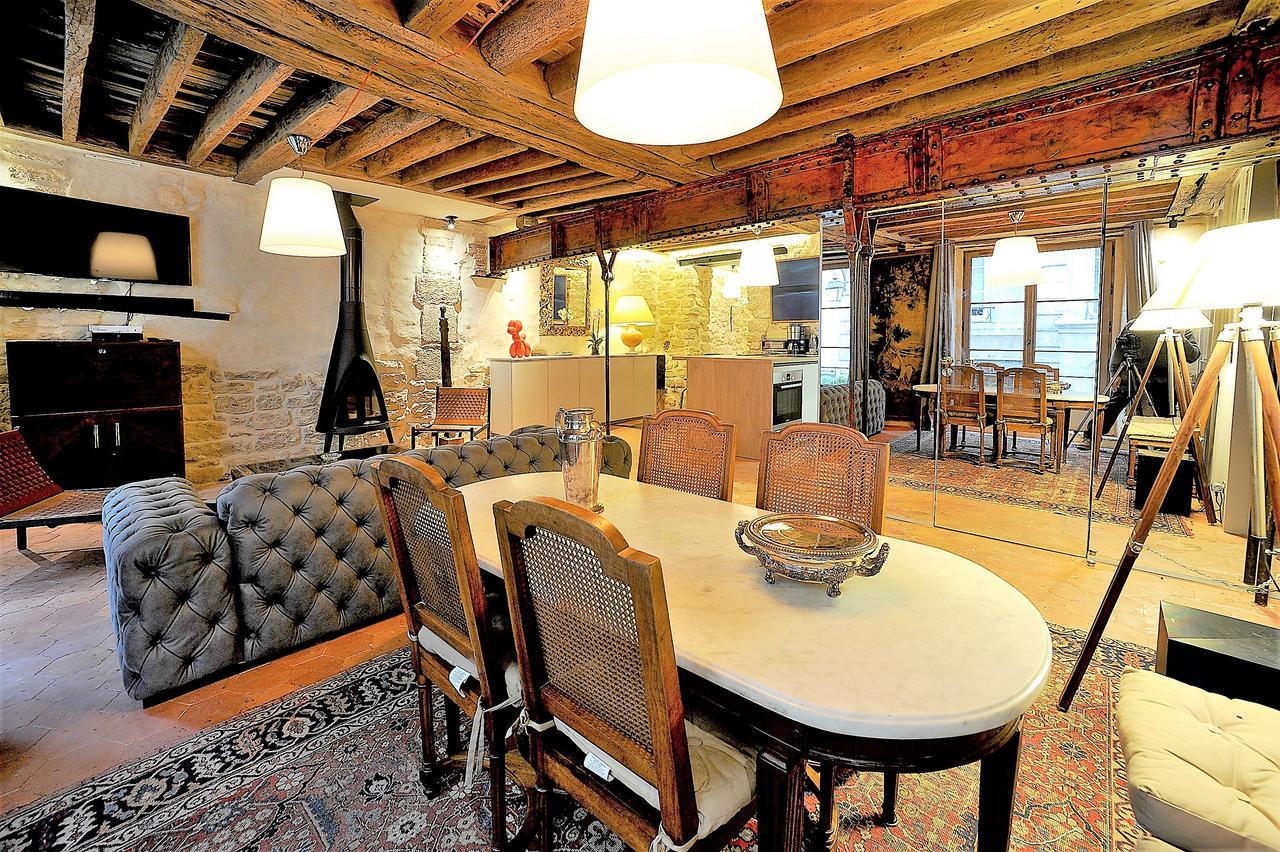 Beautiful Apartment In Historical Marais Paris Eksteriør bilde