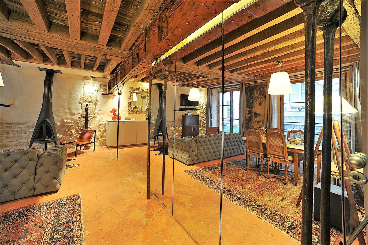 Beautiful Apartment In Historical Marais Paris Eksteriør bilde