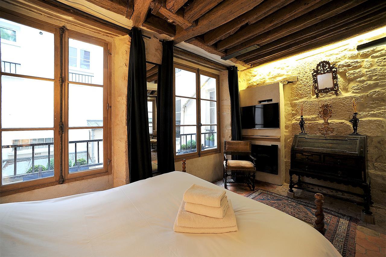 Beautiful Apartment In Historical Marais Paris Eksteriør bilde