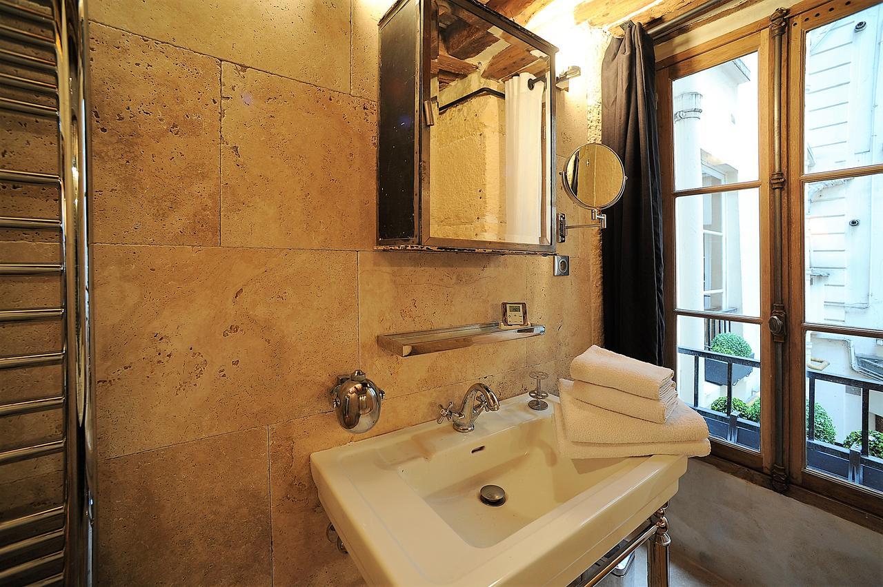 Beautiful Apartment In Historical Marais Paris Eksteriør bilde